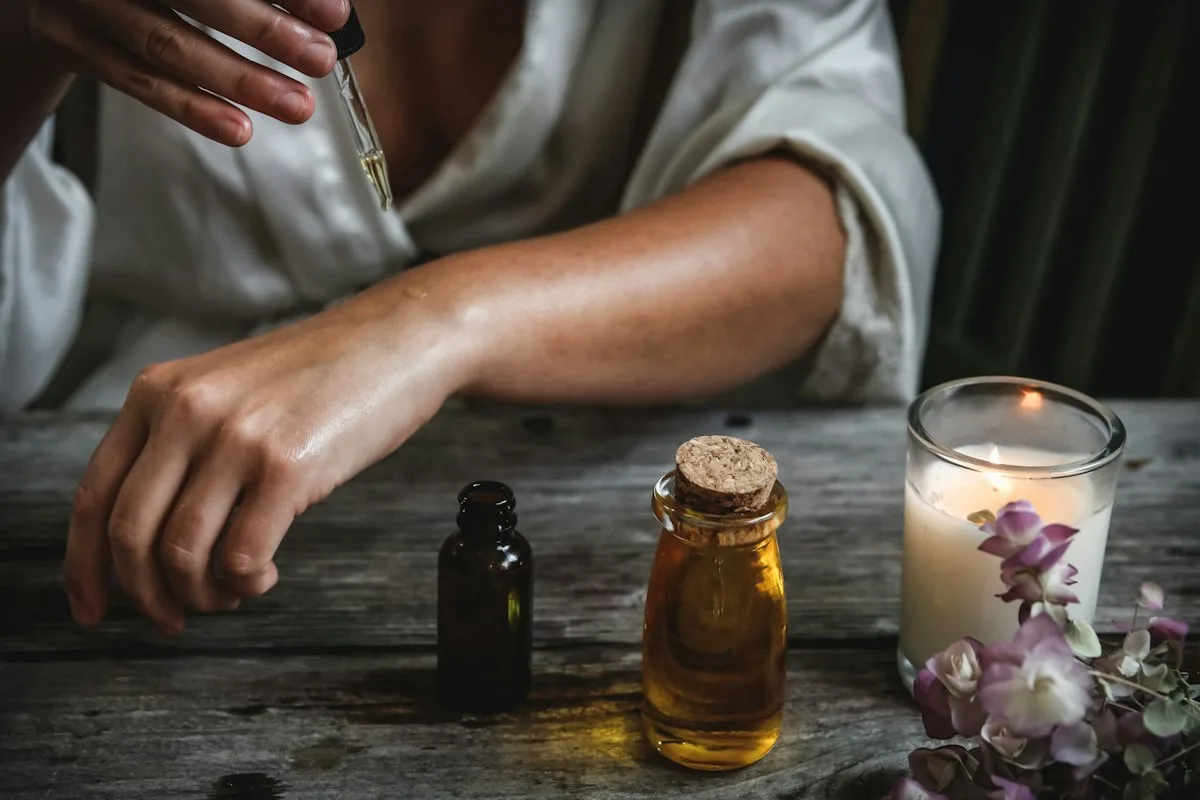 Um ritual sensorial com óleos e flores